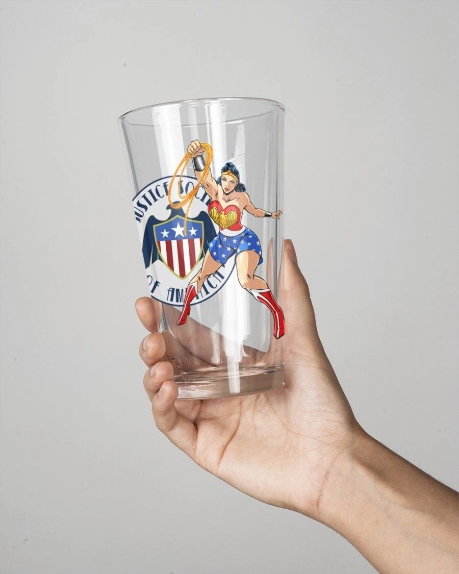 EARTH 2 WONDER WOMAN Pint Glass (with Free Shipping)