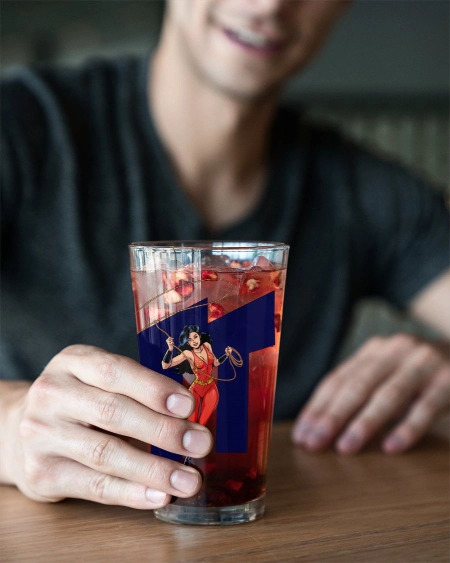 WONDER GIRL TT Pint Glass (with Free Shipping)